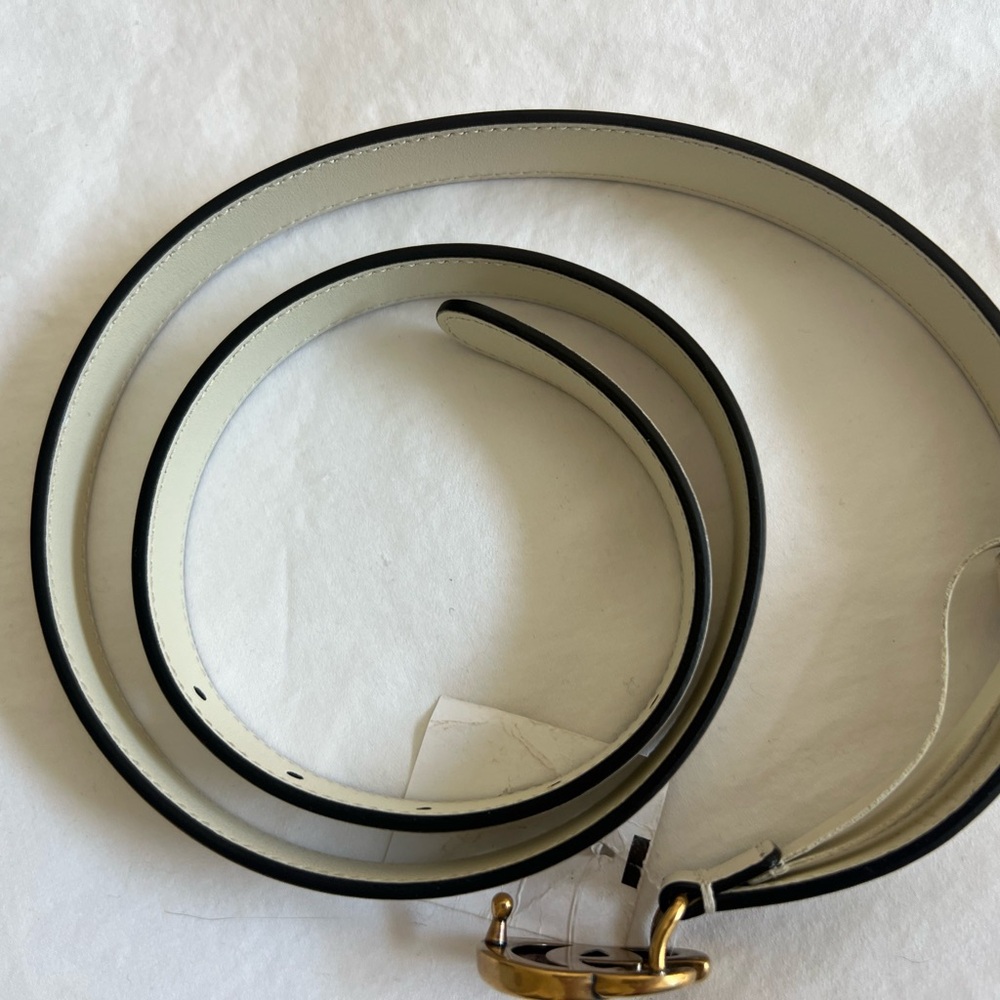 Gucci Off-White Leather Belt with Gold GG Emblem - Picture 3 of 4